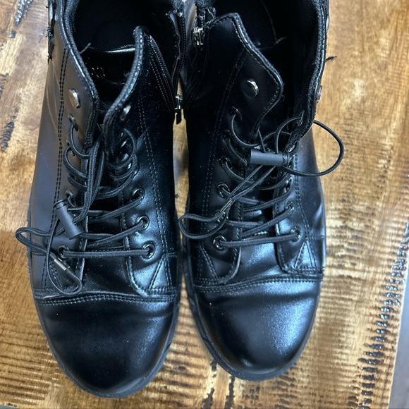 Black soft Italian boots. - Picture 2 of 5